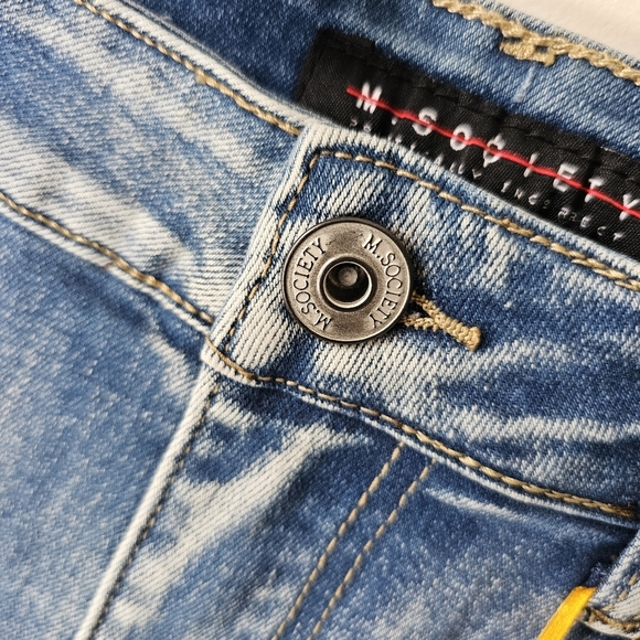 Skinny Fit Distressed Blue Denim Shorts with Stretch - Picture 9 of 15